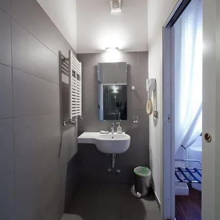 Suburbe לינה וארוחת בוקר 2*